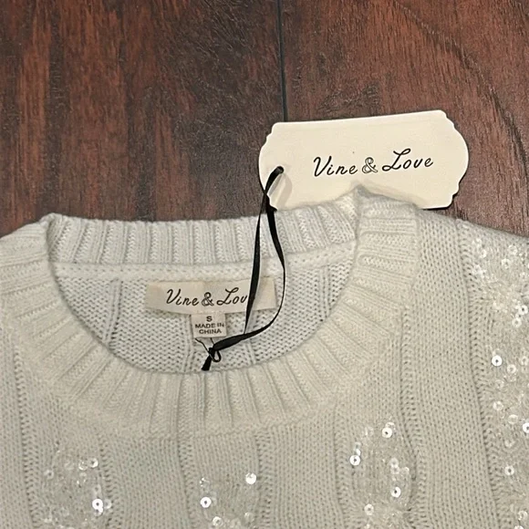 Vine & Love sequin sweater size small NWT - Picture 2 of 5